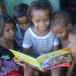 Honduras Children Reading
