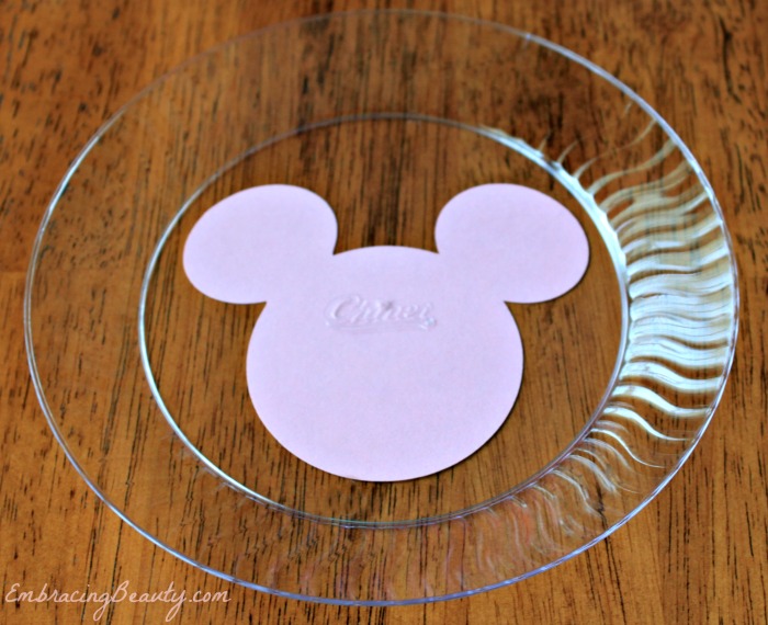 DIY Minnie Mouse Plate