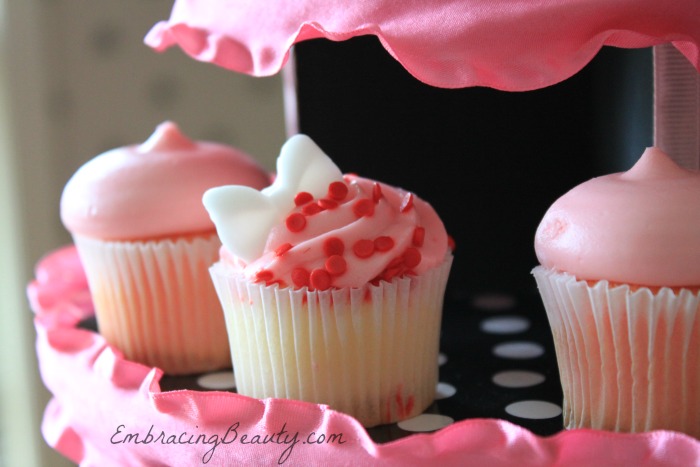 Minnie Mouse Bow Cupcakes
